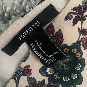 Forever 21 floral cropped top